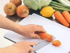 塑料、木質、竹質、鋼化玻璃…菜板到底哪個更好？