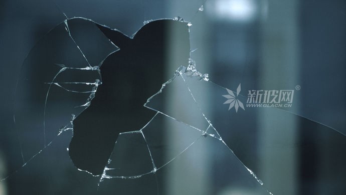 為什么玻璃堅(jiān)硬卻給人易碎的感覺？