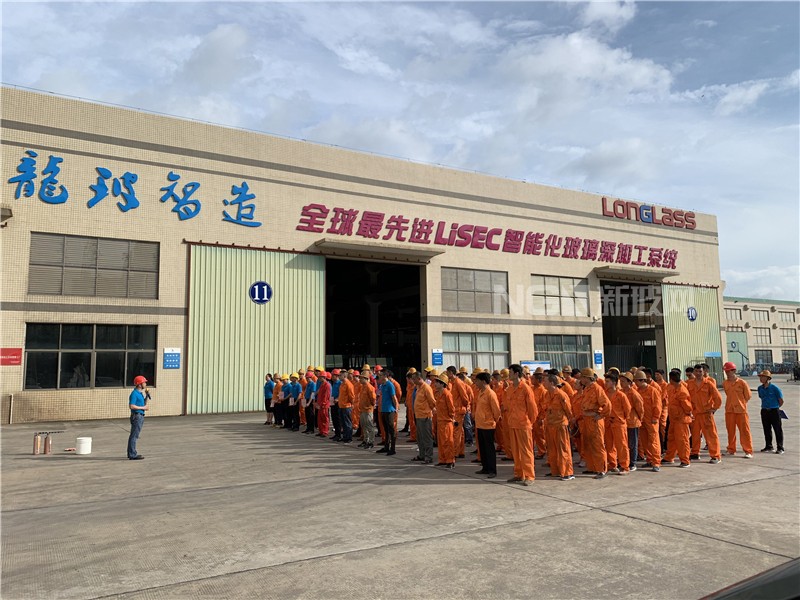 防患未“燃”，龍玻集團(tuán)舉行消防應(yīng)急疏散及滅火演練