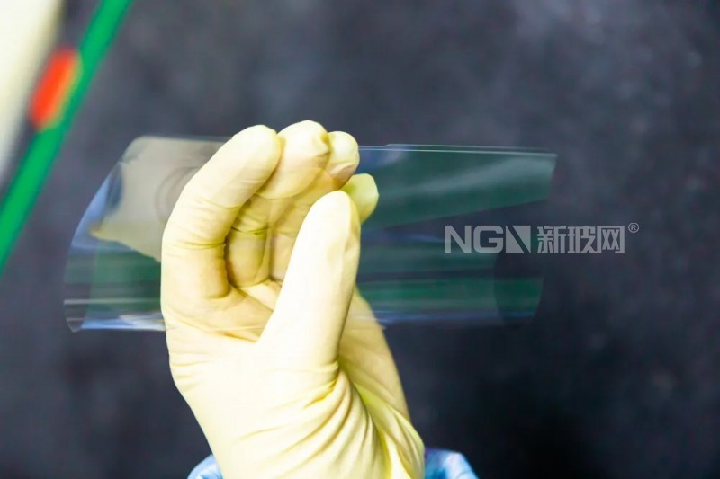 凱盛科技柔性超薄玻璃實現(xiàn)重大突破 形成國內(nèi)唯一全國產(chǎn)化產(chǎn)業(yè)鏈