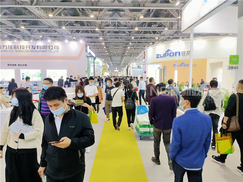 廣州鋁門窗展看防火玻璃行業三大趨勢：高端、系統化、A類