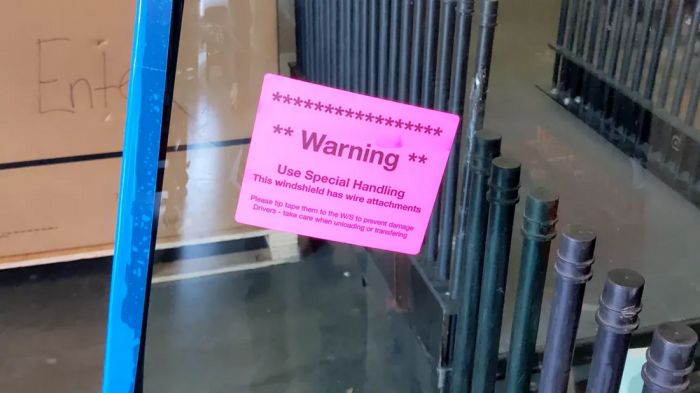 新技術(shù)使得汽車擋風(fēng)玻璃維修比以往任何時候都要困難