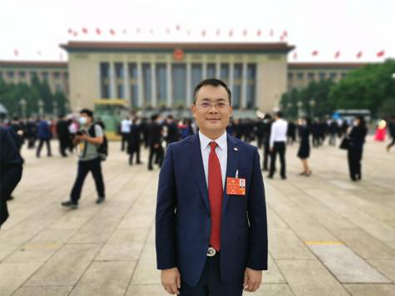 全國(guó)政協(xié)委員、福耀玻璃集團(tuán)副董事長(zhǎng)曹暉：應(yīng)更嚴(yán)格審查移動(dòng)端網(wǎng)絡(luò)游戲